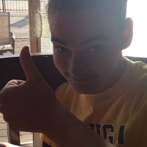 Meet your Posher, Alexis